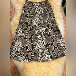 New With Tags - KLd Snake Skin Midi Skirt –‎ Size Small